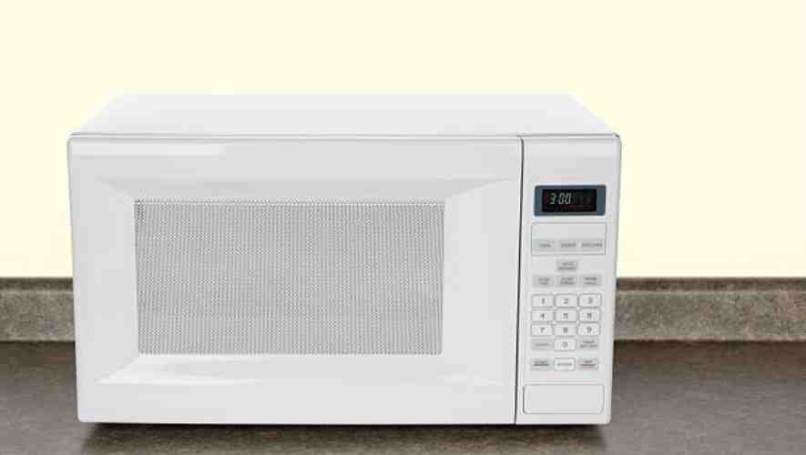 How Much Does a Countertop Microwave Oven Weigh? Explore Features and Specs