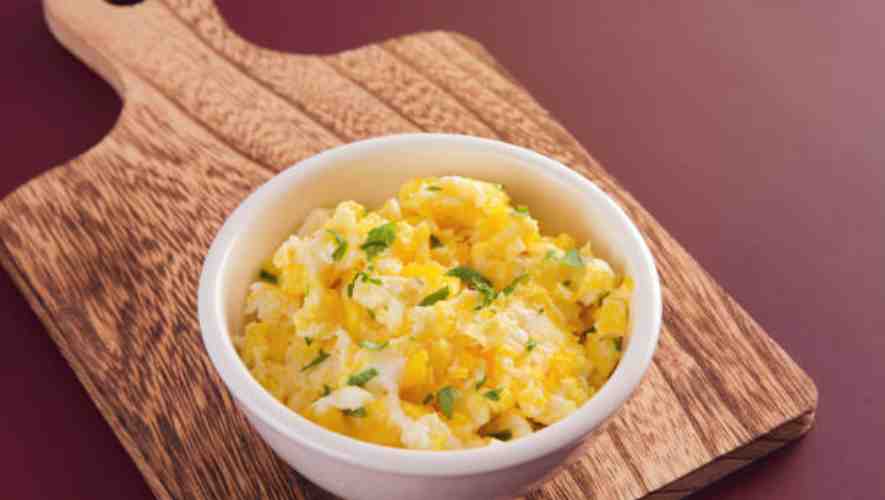 How to Cook Scrambled Eggs in a Microwave Oven