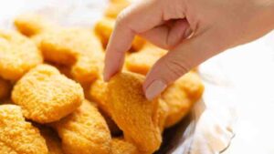 How to Cook Chicken Nuggets in a Microwave