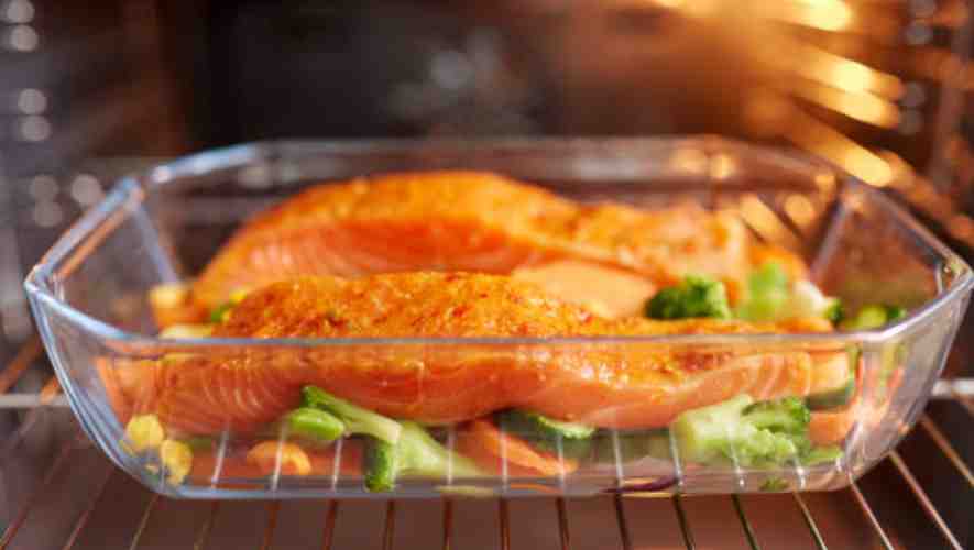 Quick and Easy Guide: How Long to Microwave Salmon for a Perfect Dinner